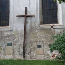 Kříž u Husova náměstí v Horšovském Týně