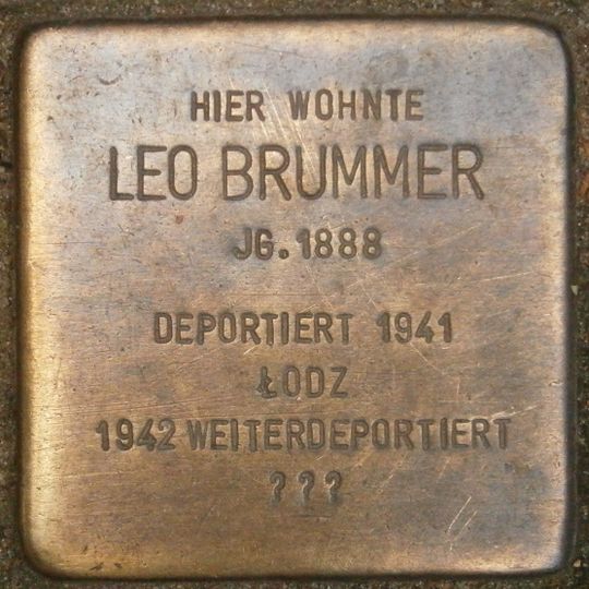 Stolperstein en memoria de Leo Brummer