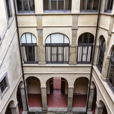 Cloister of Palazzo delle Laudi