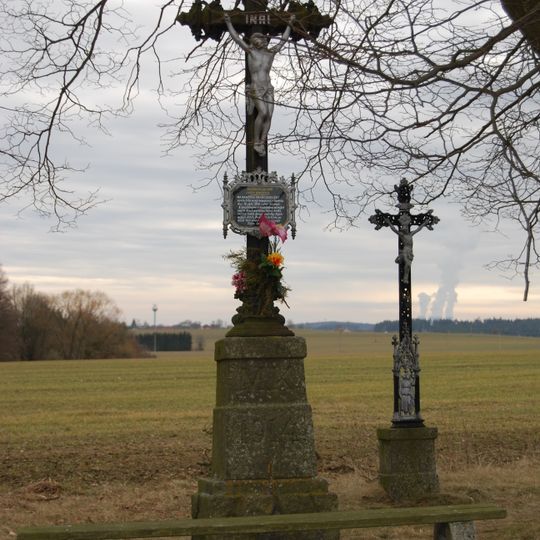 Kříž 1 jižně od Karlova