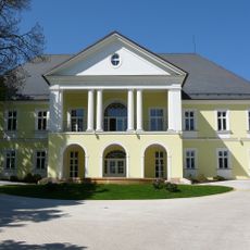 Klecany Castle