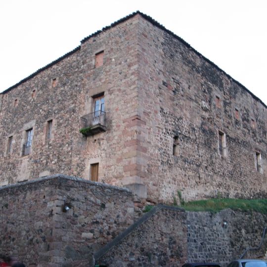 Castell de Santa Pau