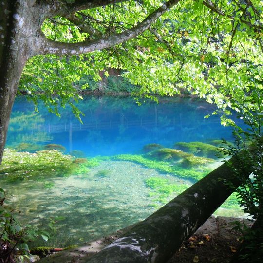 Blau und Kleine Lauter