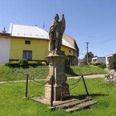 Socha svatého Floriána ve středu Charvát