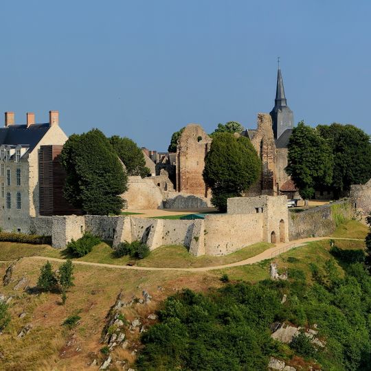 Sainte-Suzanne-et-Chammes