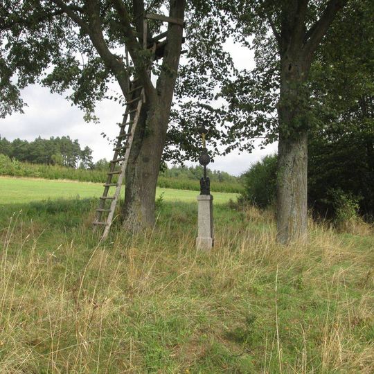 Kříž nedaleko lomu u Pařezova