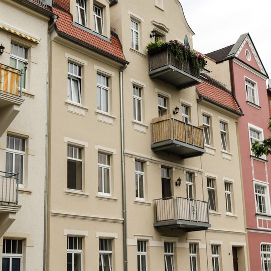Mietshaus in geschlossener Bebauung Thielestraße 7