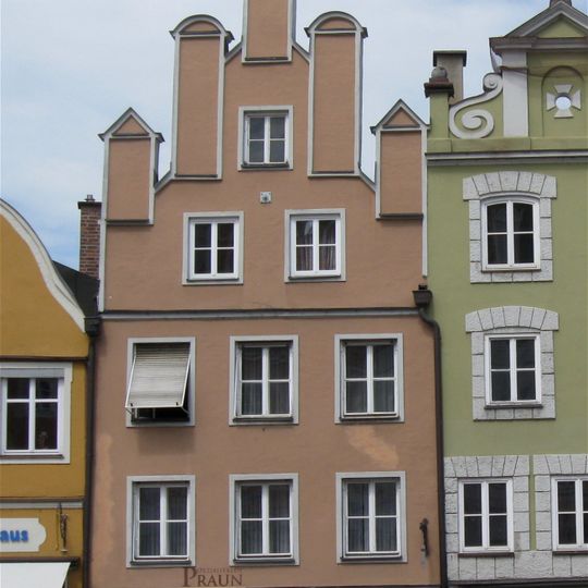 Wohn- und Geschäftshaus