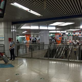 South Pudong Road station