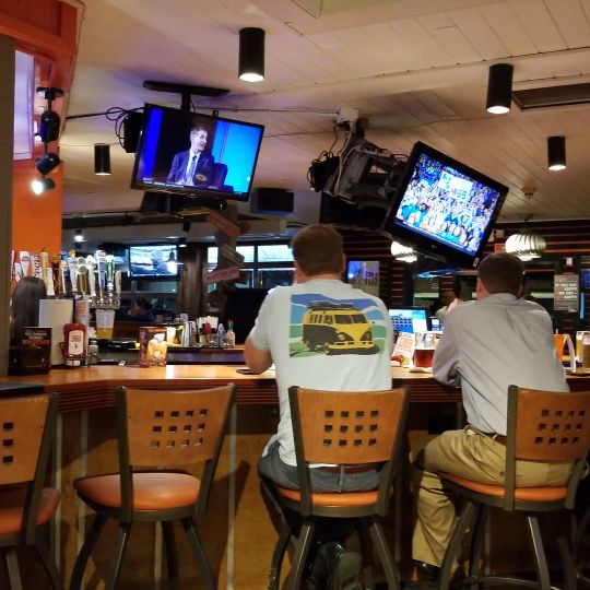 Hooters