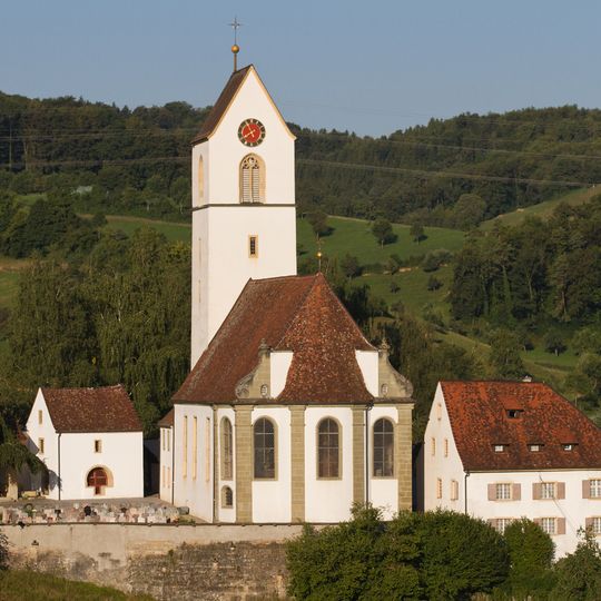 Pfarrhof mit katholischer Kirche St. Nikolaus mit Kirchenschatz, Pfarrhaus und Beinhaus