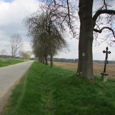 Kříž u silnice na Sedlici na severním okraji Svépravic