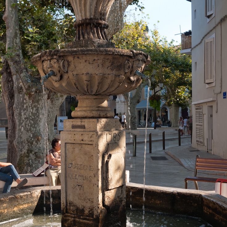 Fontaine, avenue Victor Hugo, Cassis