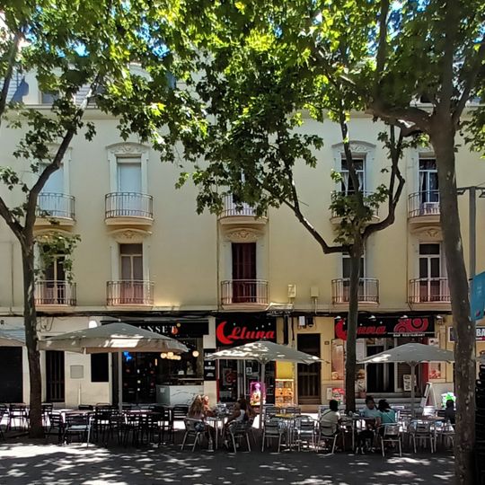 Casa Brunet i conjunt urbà de les Rambles