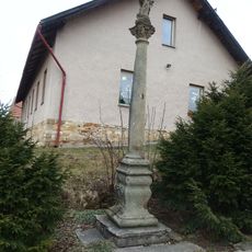 Sloup se sochou Panny Marie Immaculaty