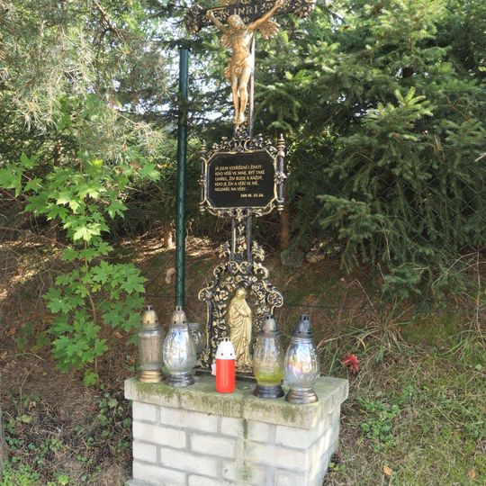 Kříž v ulici U větrolamu