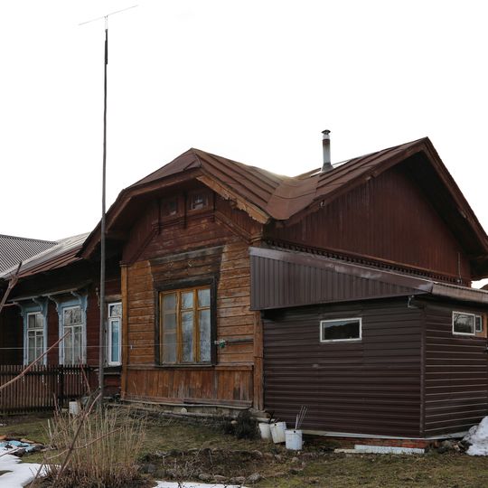 Жилой дом для служащих