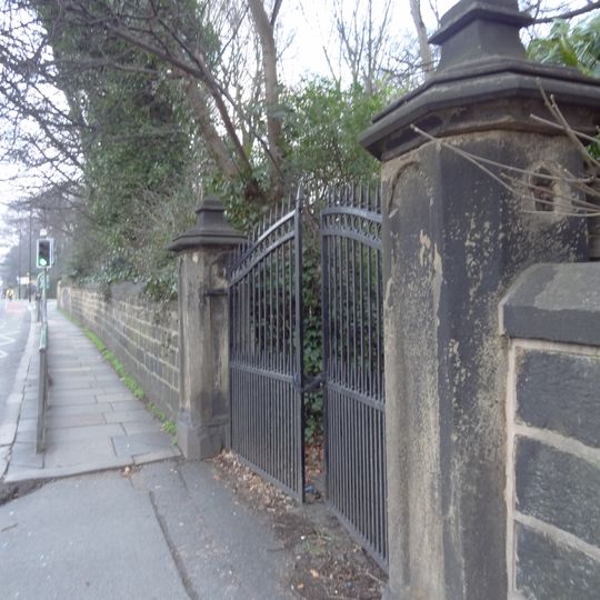 Gate Piers And Wall To Number 48, Ashwood