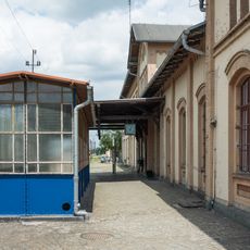 3 zejścia do tunelu