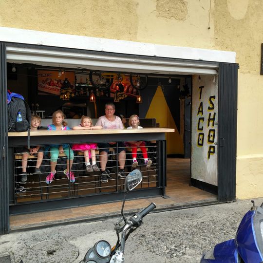 Ta'cool taco shop