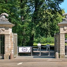 Театральные ворота (Павловск)