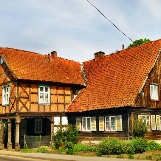 Dom podcieniowy nr 32/33