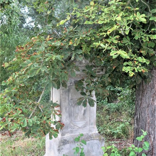 Kříž za domem 16 v Dobranově