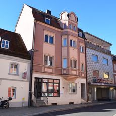 Wohn- und Geschäftshaus