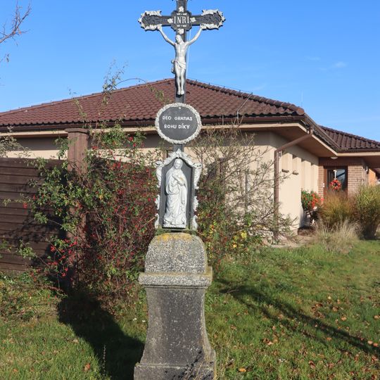 Kříž na západním okraji Valče