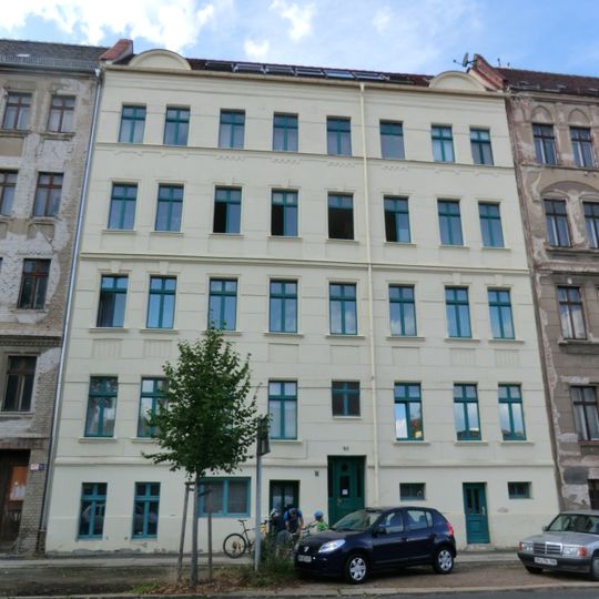 Mietshaus in geschlossener Bebauung Christoph-Lüders-Straße 41
