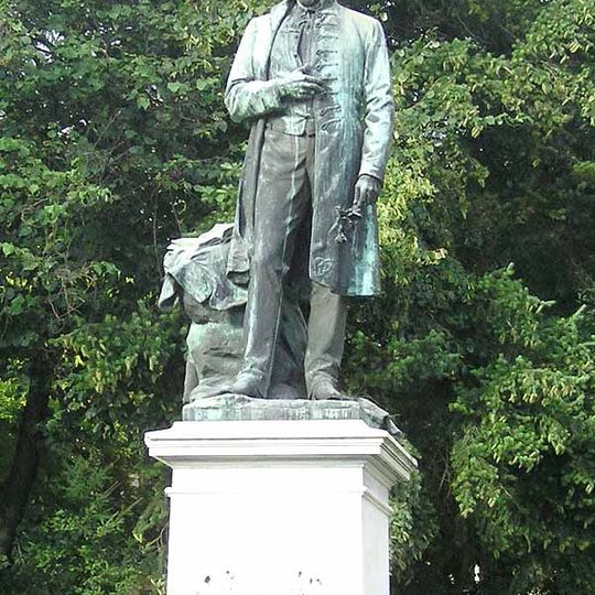 Pomník Mihályovi Tompovi