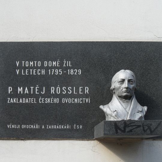 Pamětní deska Matěje Rösslera na domě Palackého 72/23 v Poděbradech