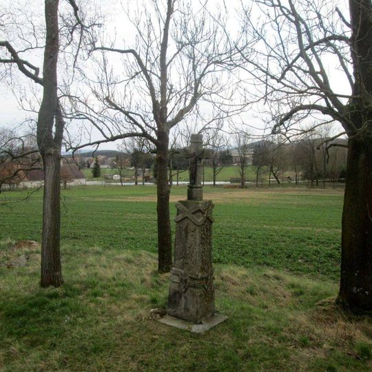 Kříž severozápadně od Hradešic