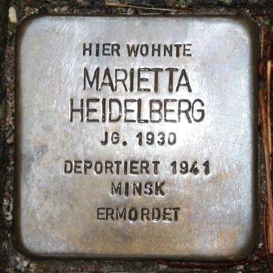 Stolperstein en memoria de Marietta Heidelberg