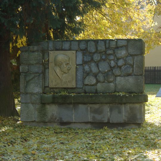 Památník Petra Bezruče v Háji ve Slezsku v Bezručově ulici