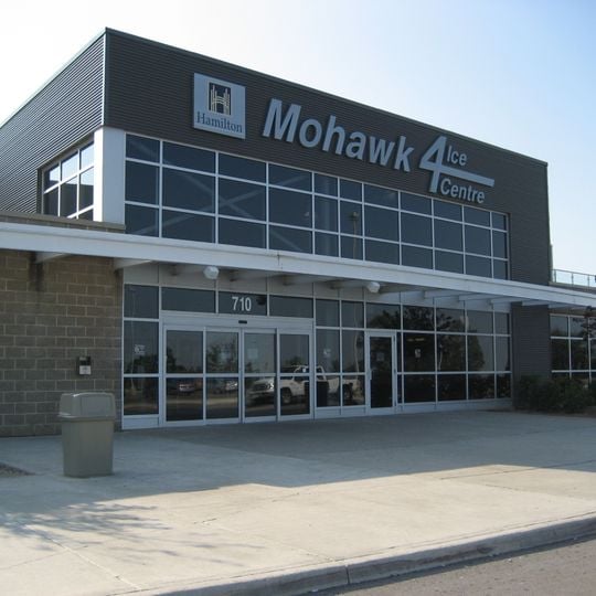 Mohawk 4 Ice Centre