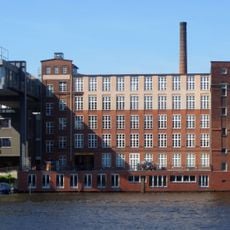 Industriepalast, Mietshaus mit Gewerbehof Schlesische Straße 29-30