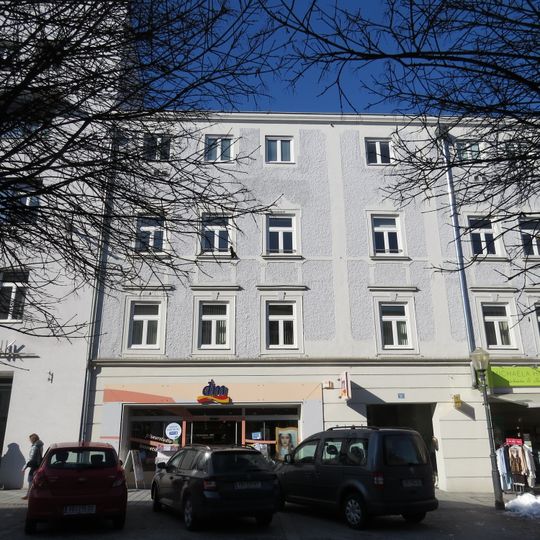 Wohn- und Geschäftshaus