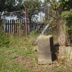 Podstavec u čp. 7 v Letově