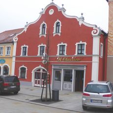 Wohn- und Geschäftshaus