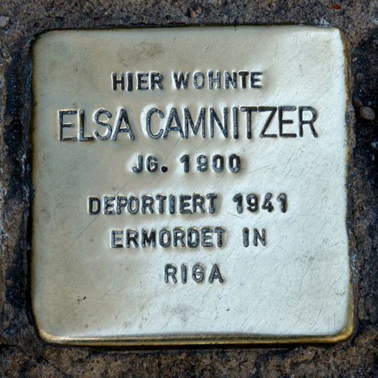 Stolperstein en memoria de Elsa Camnitzer