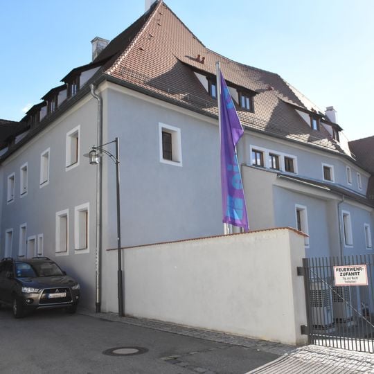 Evangelisch-lutherisches Pfarrhaus und Dekanatsgebäude