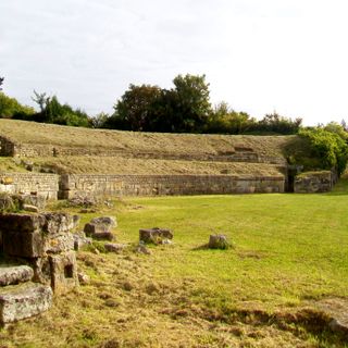 Senlis amphitheatre