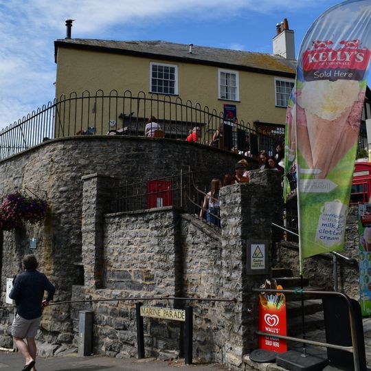 Bell Cliff Retaining Wall And Railings And Steps Leading Up To Nos. 7 And 8 Broad Street
