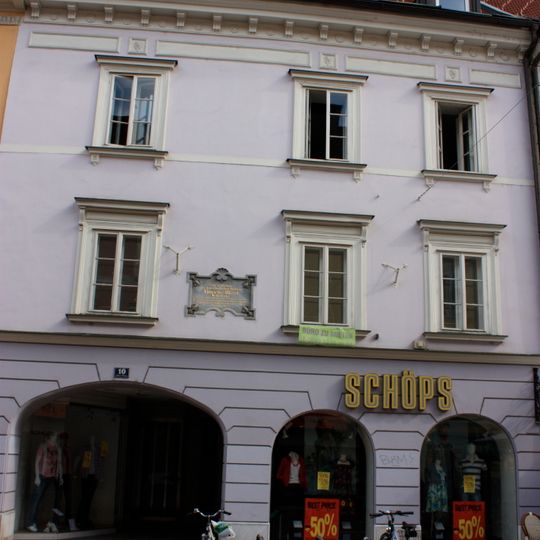 Wohn- und Geschäftshaus Alter Platz 10