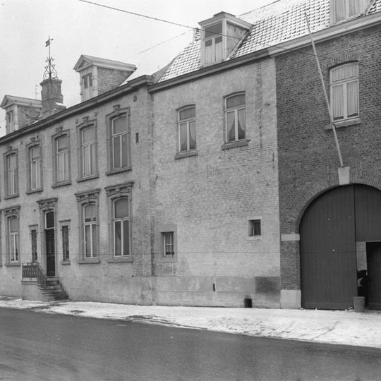 Burgemeester Cortenstraat 24, Scharn
