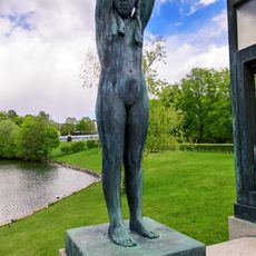 Statue
