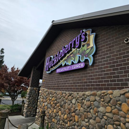 Huckleberry's Breakfast & Lunch