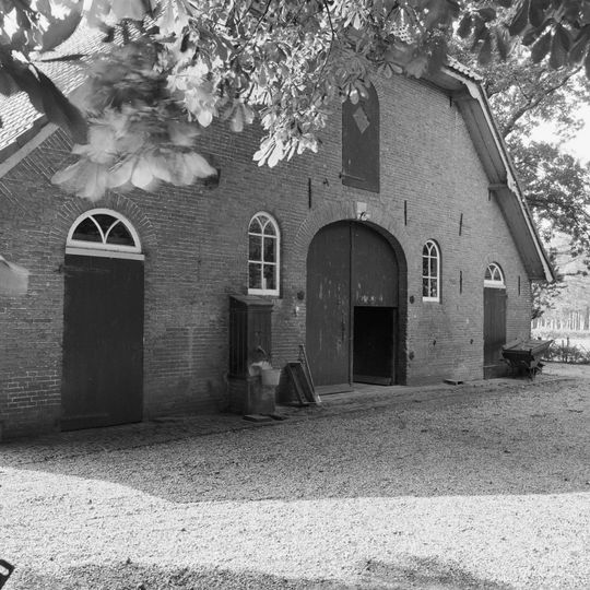 Spaensweerd: stalgebouw