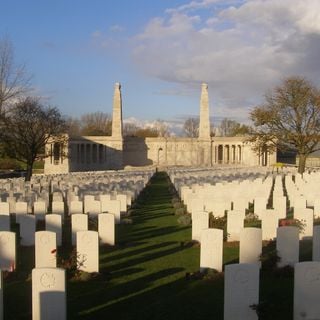 Vis-en-Artois British Cemetery, Haucourt
